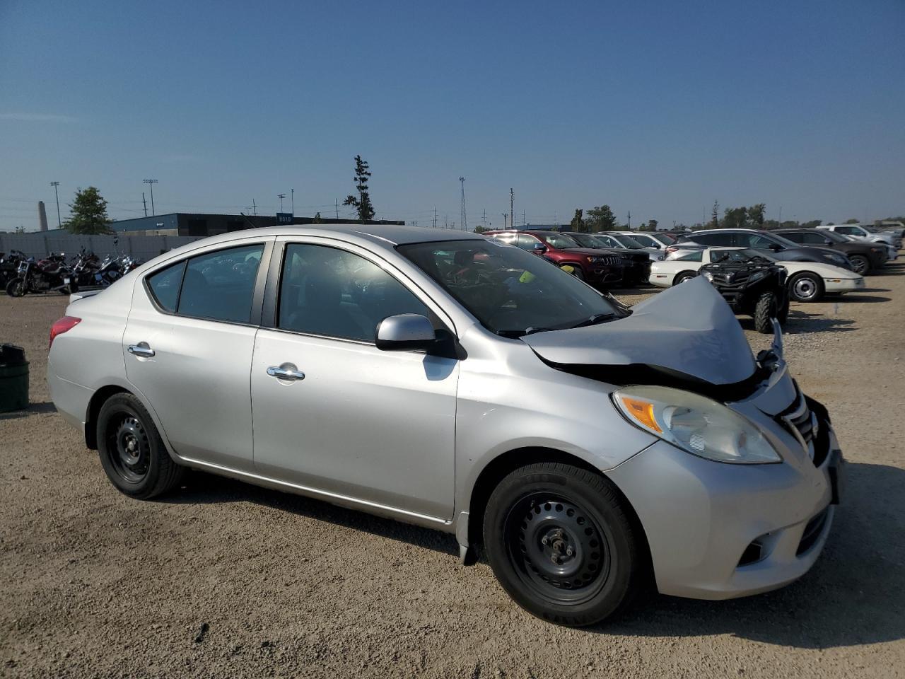 2013 NISSAN VERSA