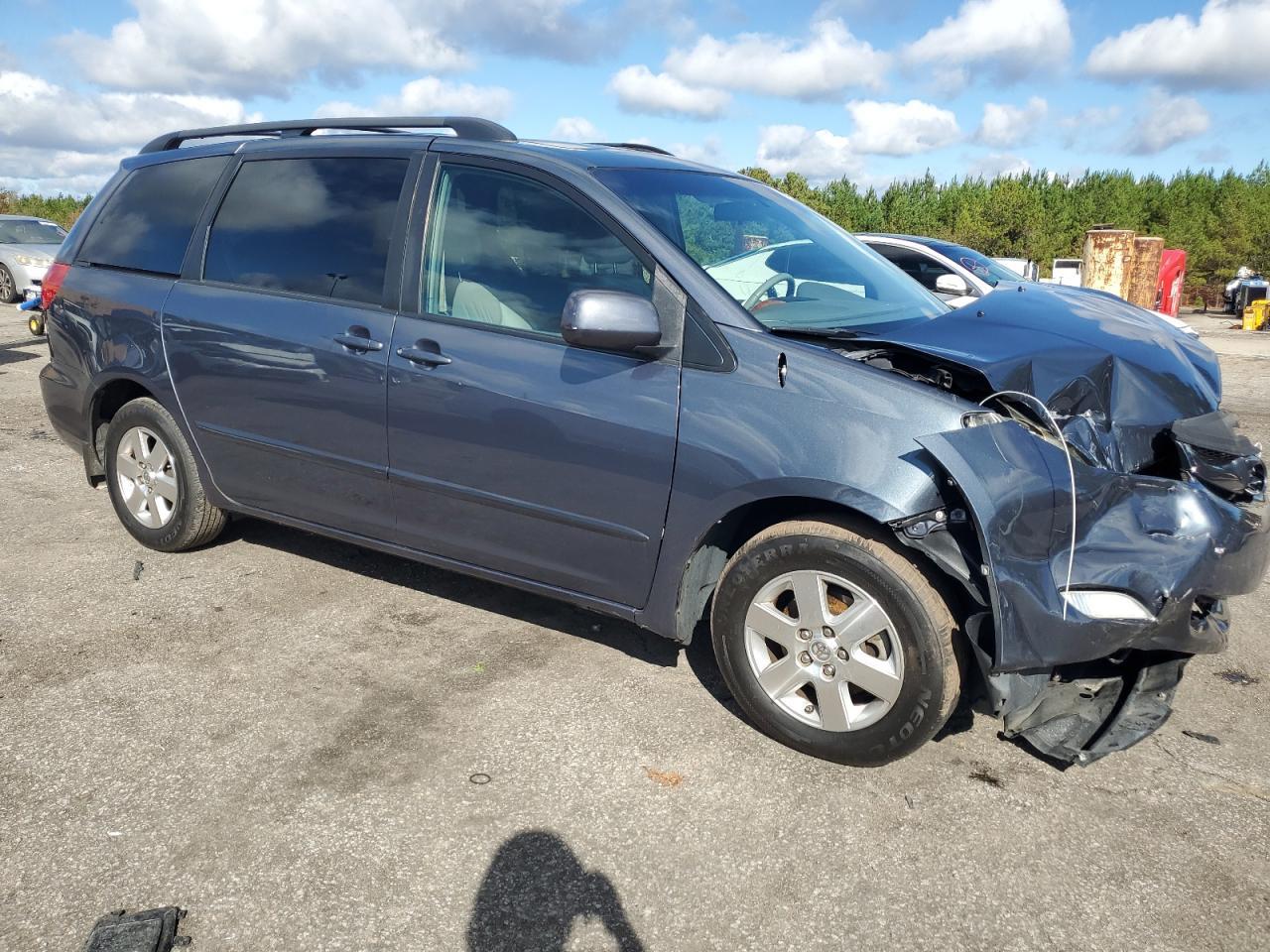 2010 TOYOTA SIENNA