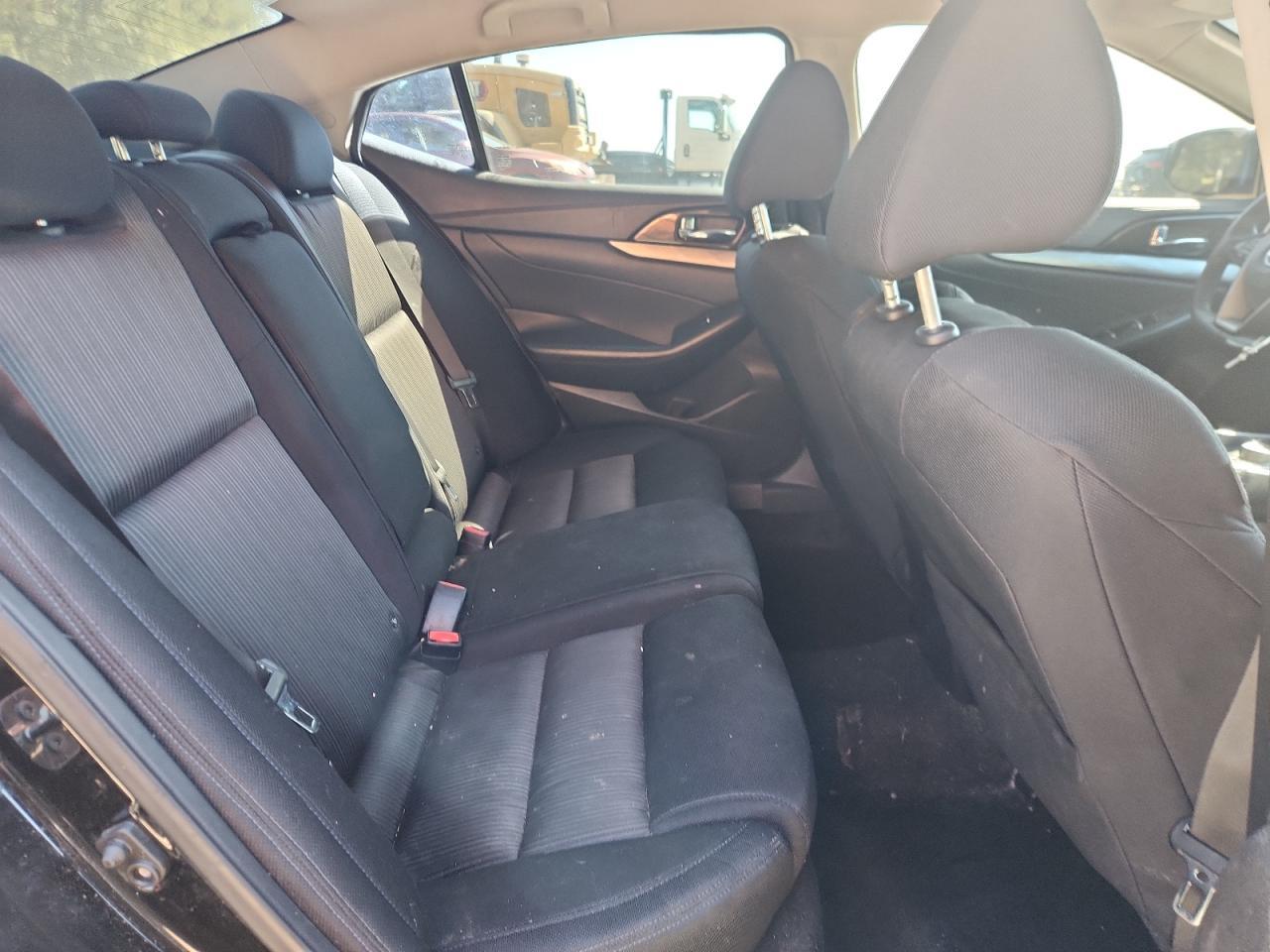 2017 NISSAN Maxima