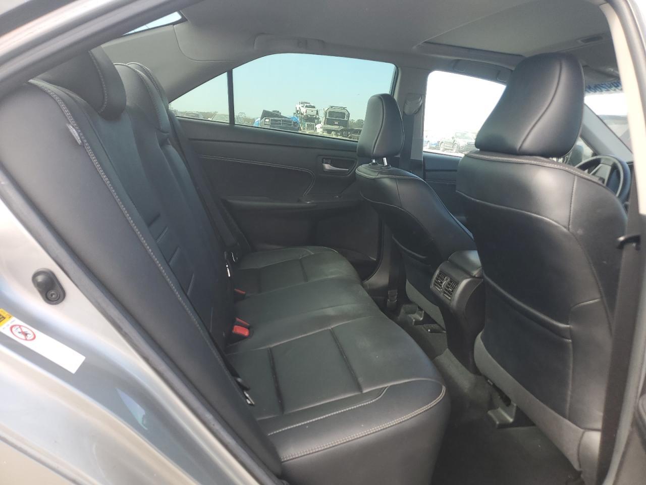 2016 TOYOTA CAMRY