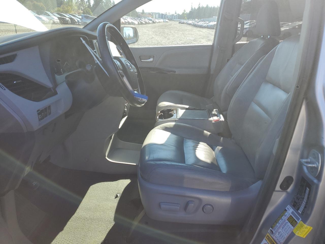 2015 TOYOTA SIENNA