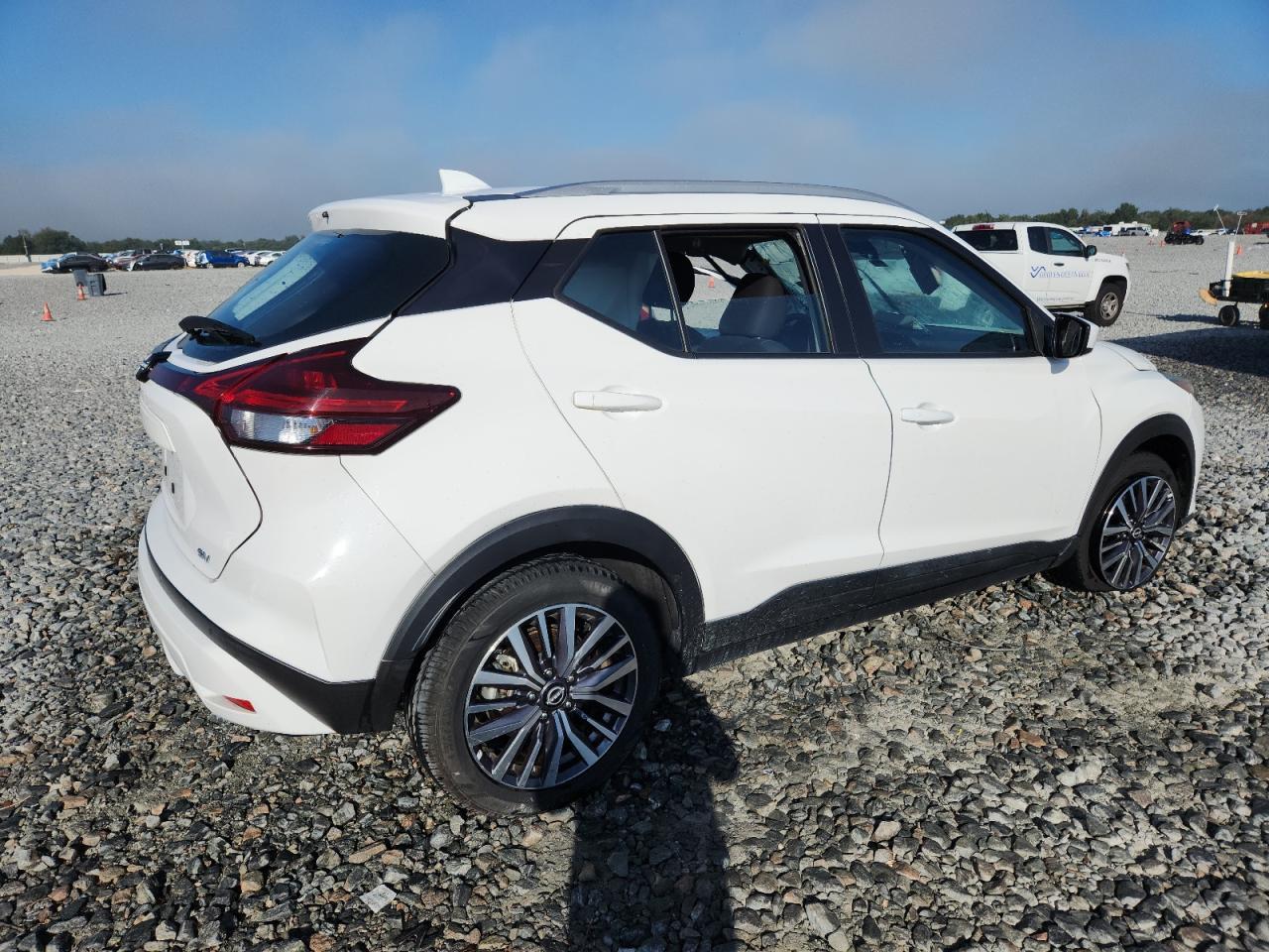 2023 NISSAN KICKS