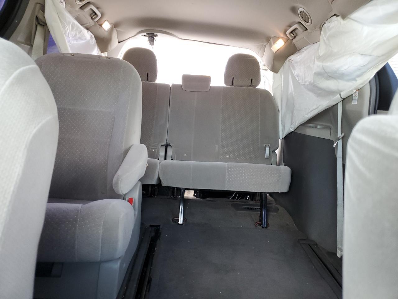 2015 TOYOTA SIENNA
