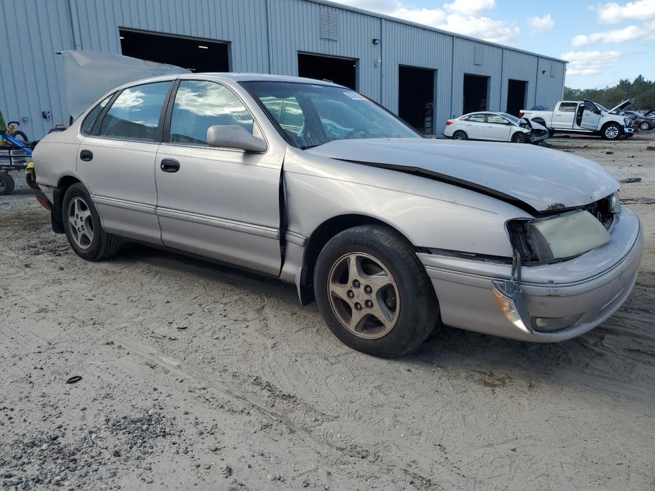 1999 TOYOTA Avalon