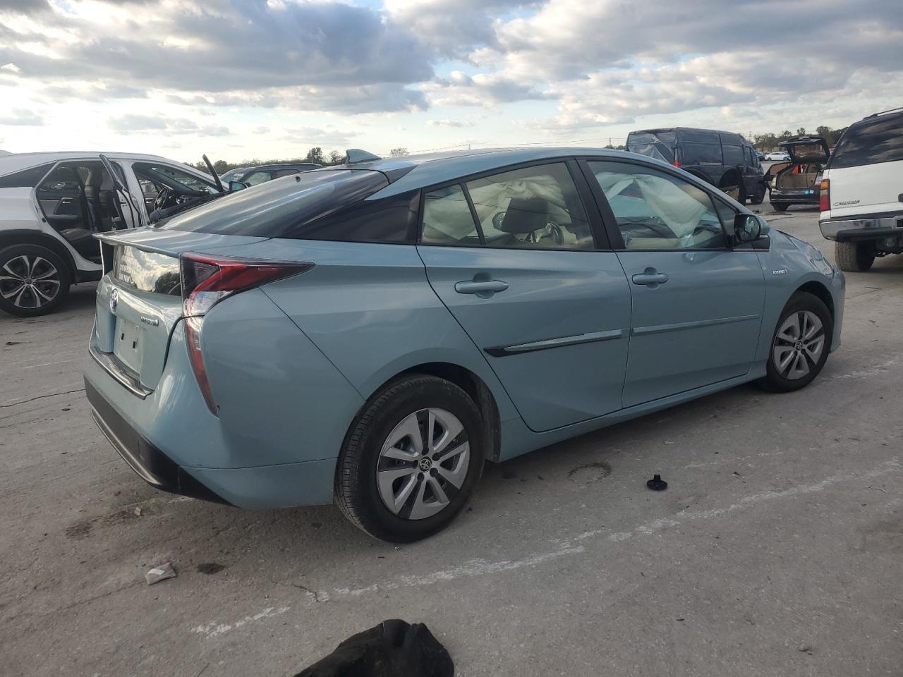 2016 TOYOTA PRIUS