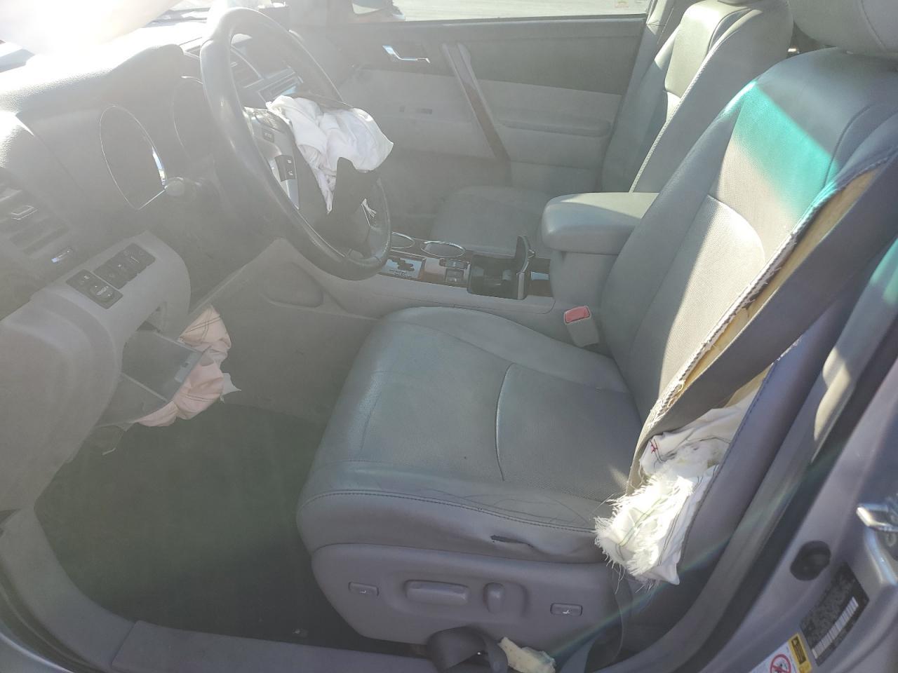 2013 TOYOTA HIGHLANDER