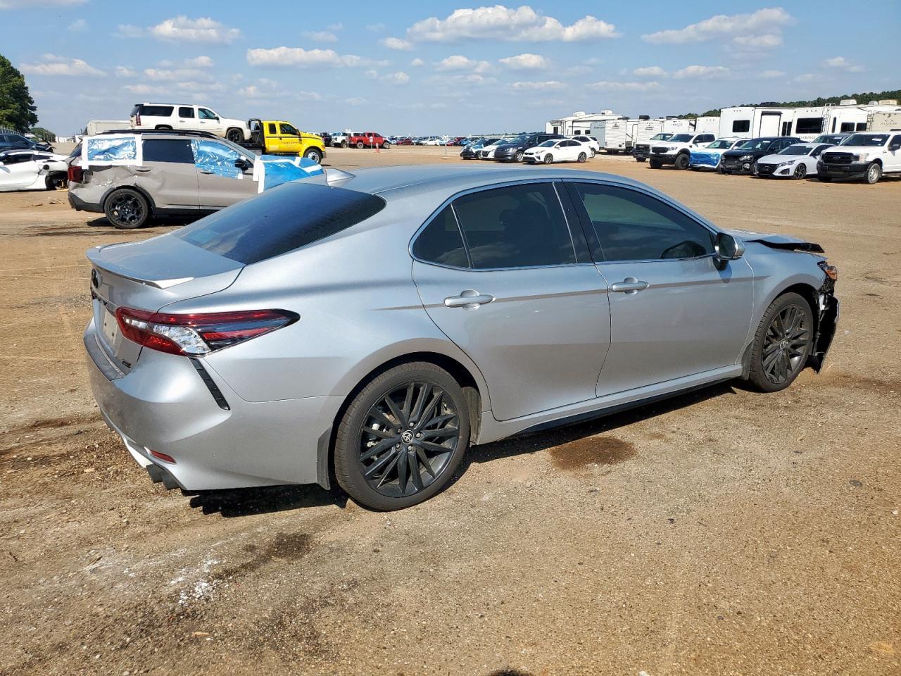 2024 TOYOTA CAMRY