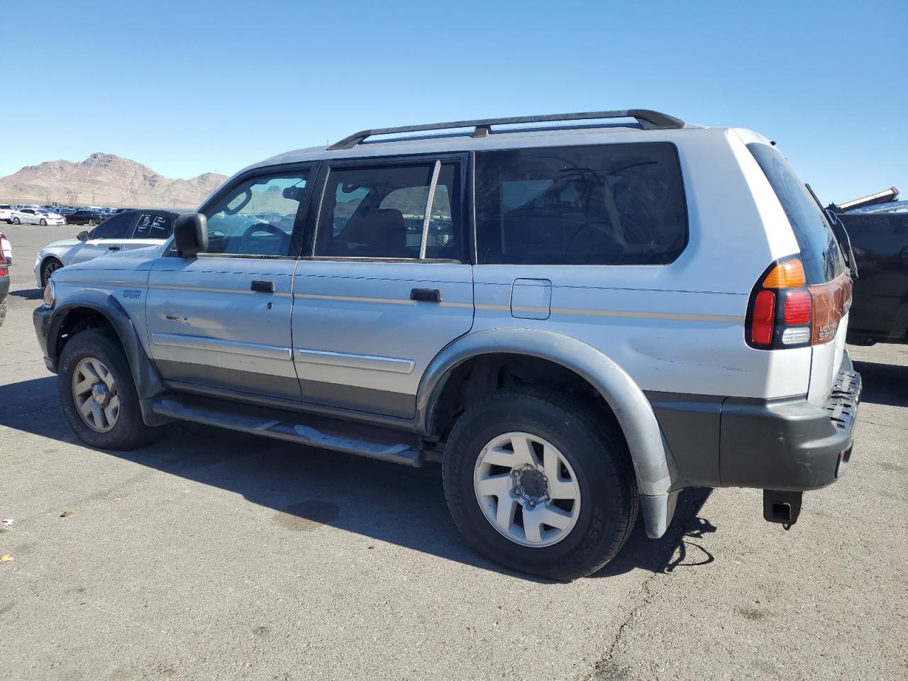 2003 MITSUBISHI Montero