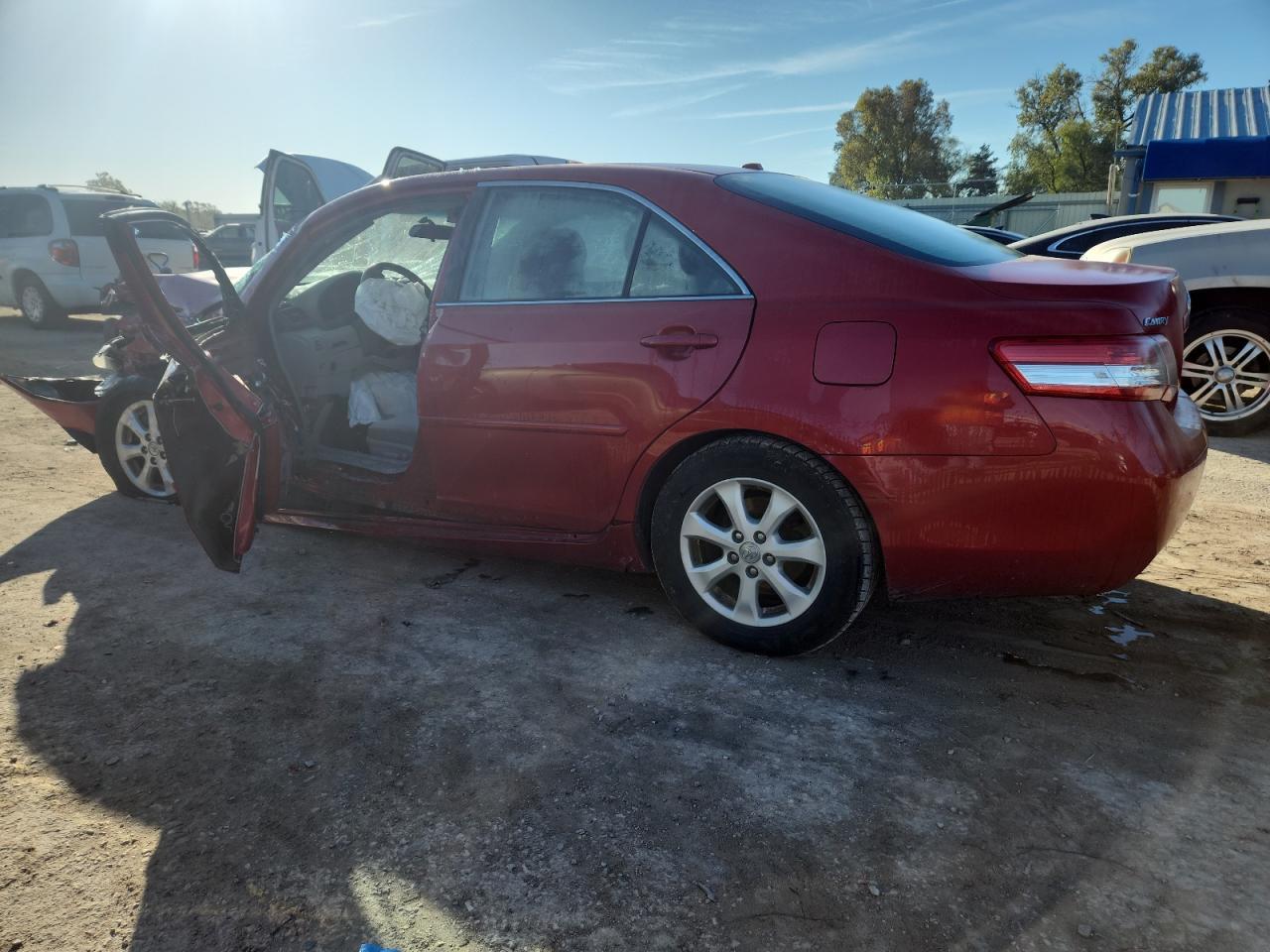 2011 TOYOTA CAMRY