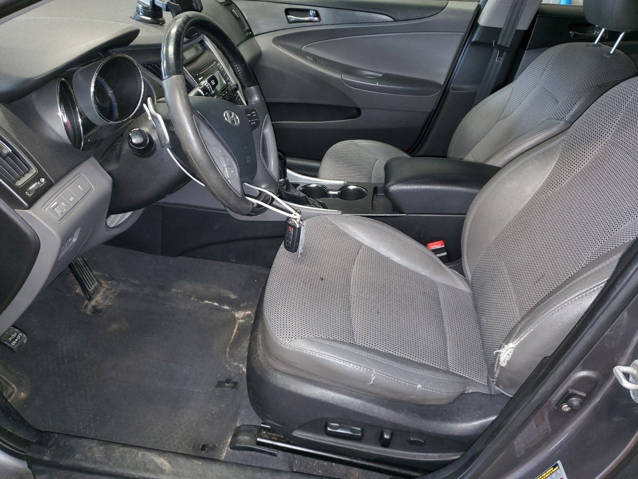 2011 HYUNDAI SONATA
