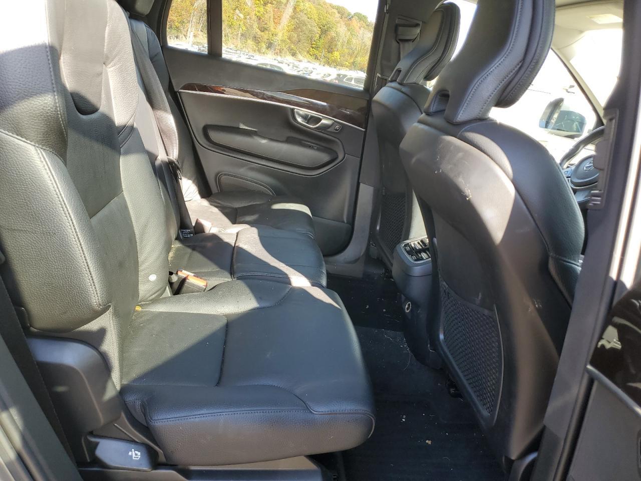 2019 VOLVO XC90