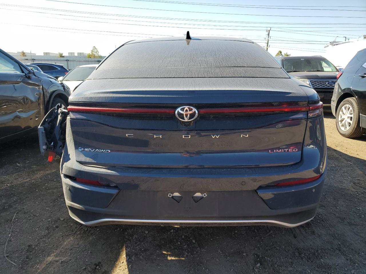 2025 TOYOTA Crown