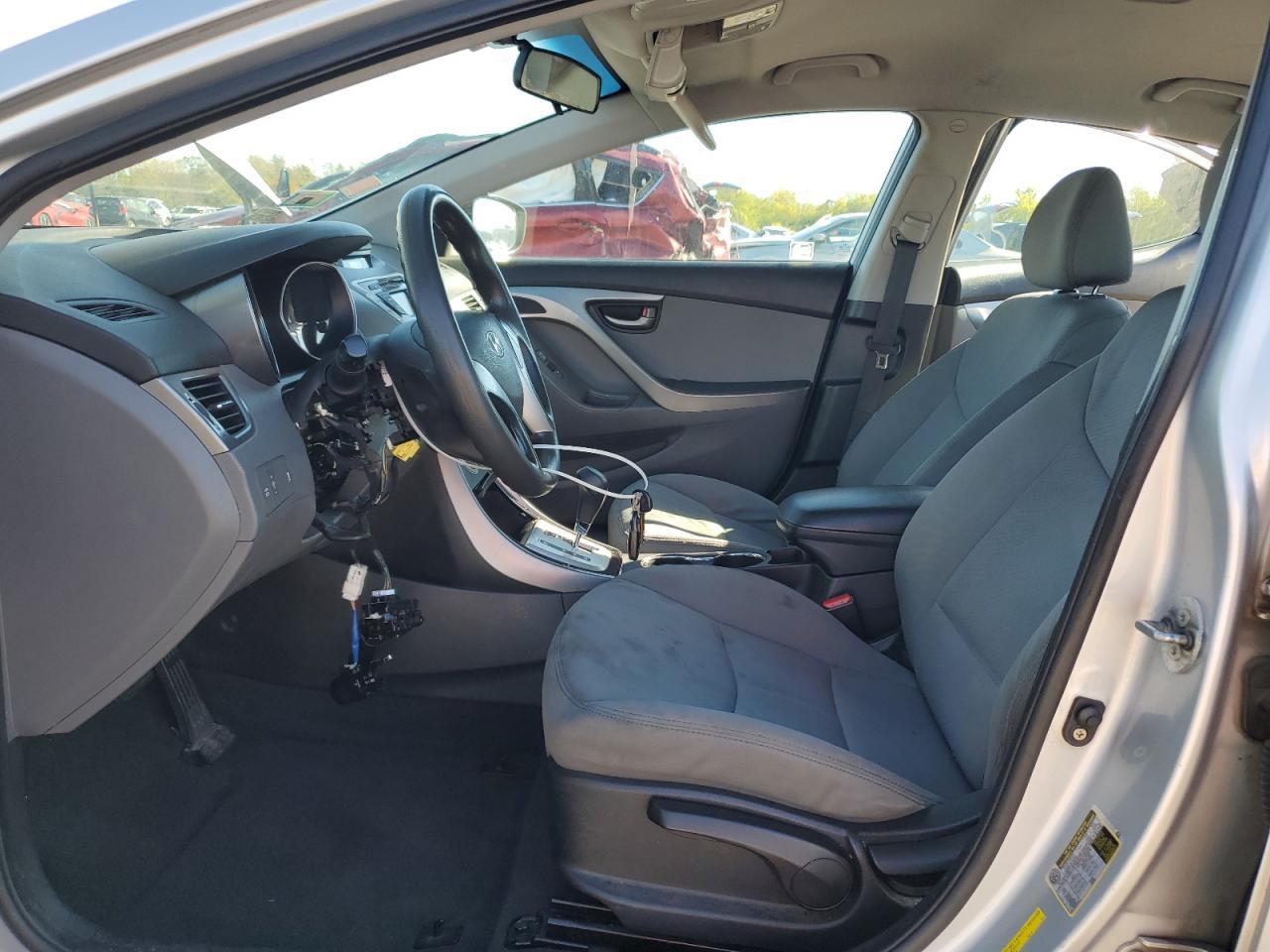 2012 HYUNDAI ELANTRA