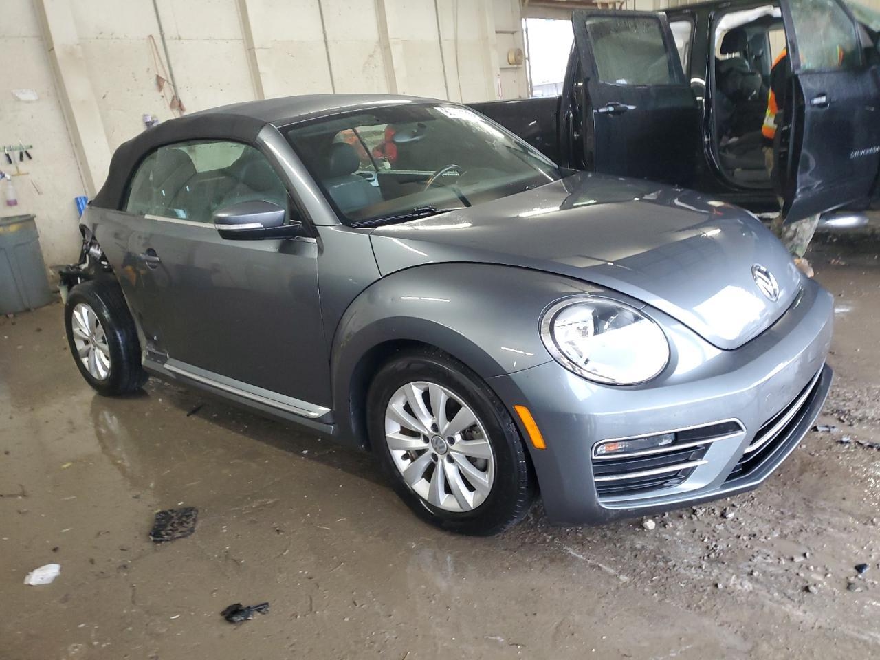 2018 VOLKSWAGEN Beetle