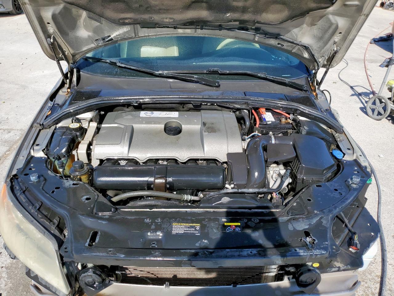 2008 VOLVO V70