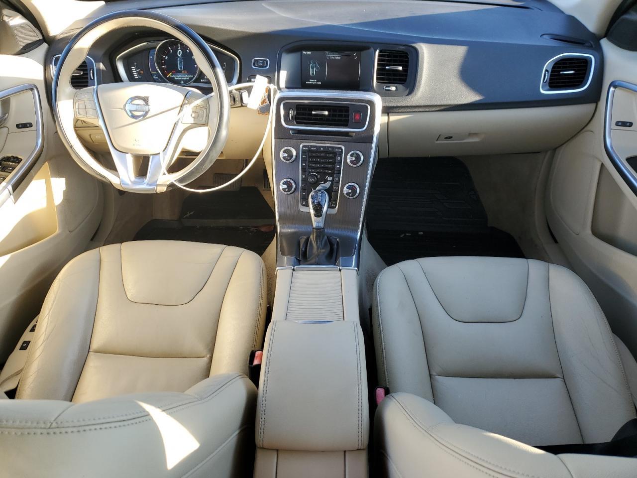 2015 VOLVO S60