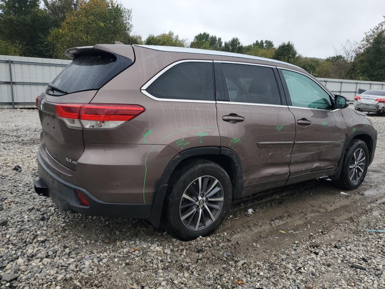 2017 TOYOTA HIGHLANDER
