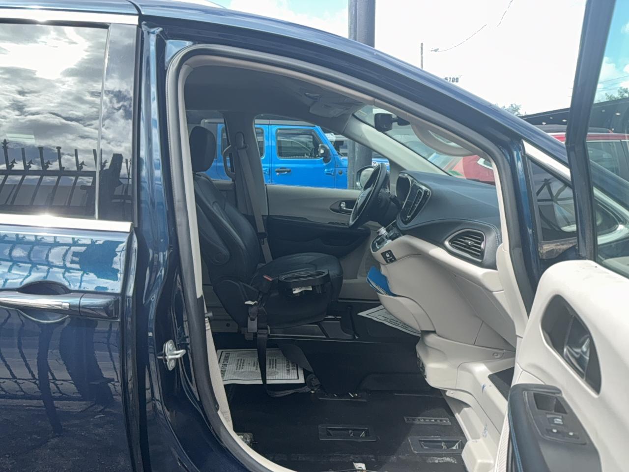 2021 CHRYSLER Pacifica