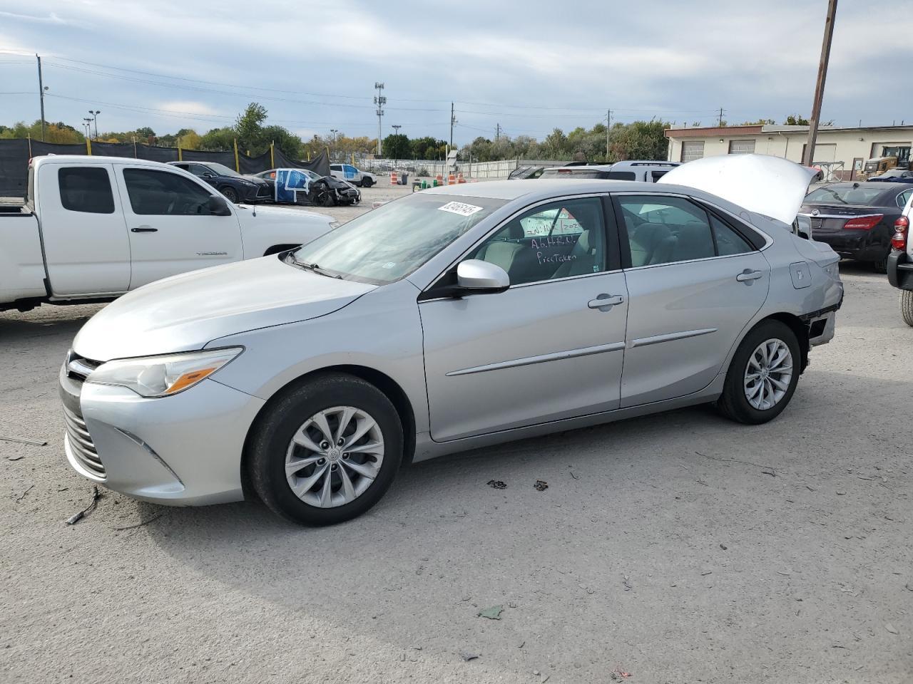 2016 TOYOTA CAMRY