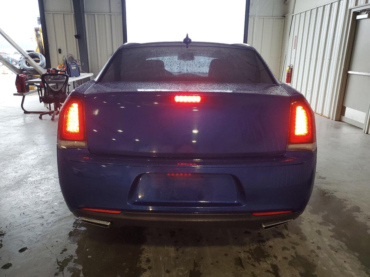 2019 CHRYSLER 300