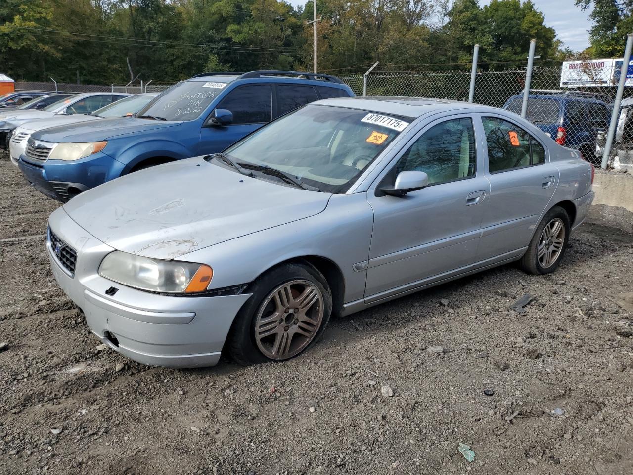 2005 VOLVO S60