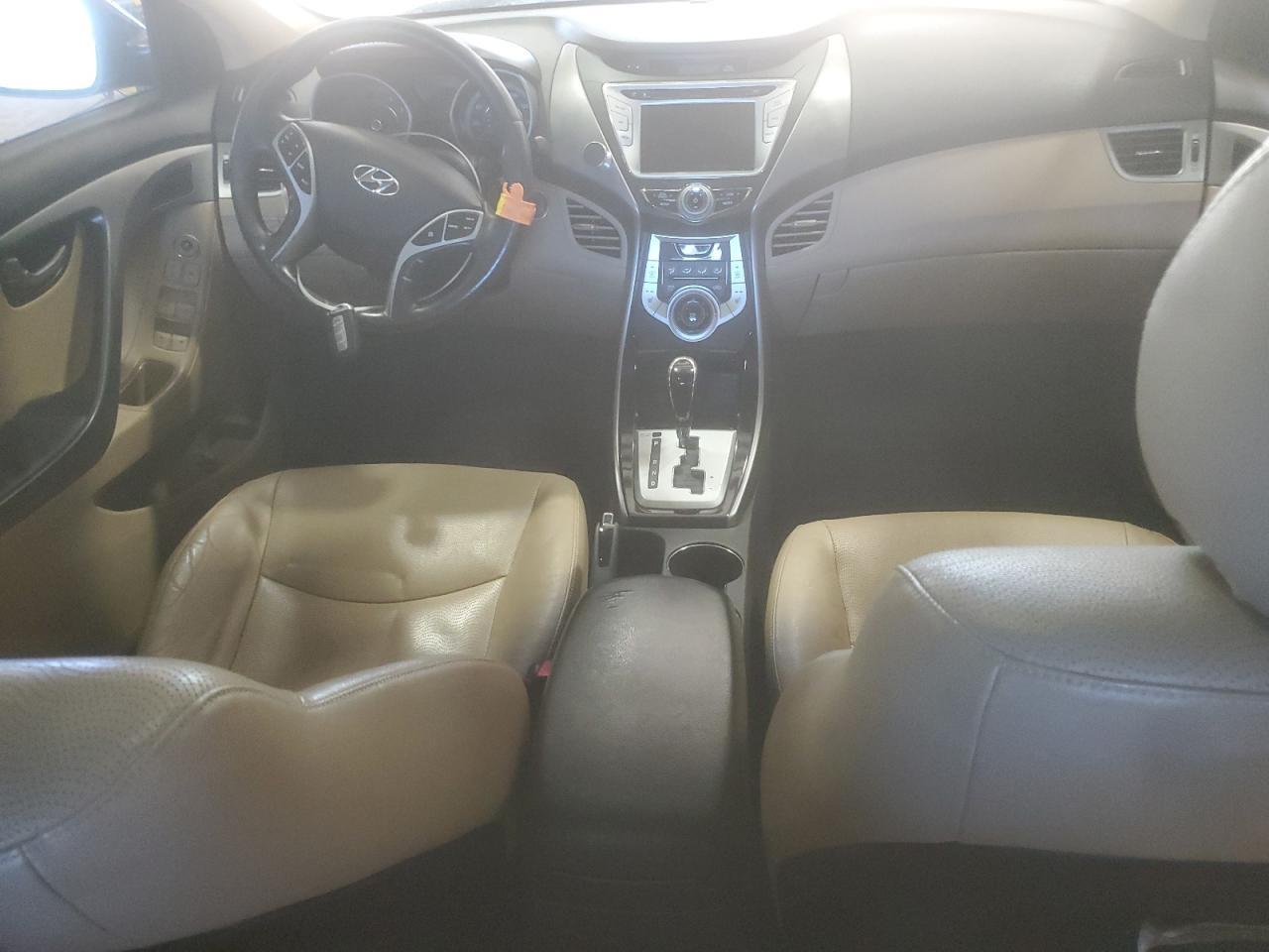 2011 HYUNDAI ELANTRA