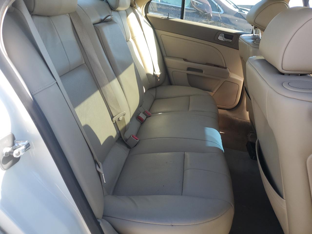 2010 CADILLAC STS