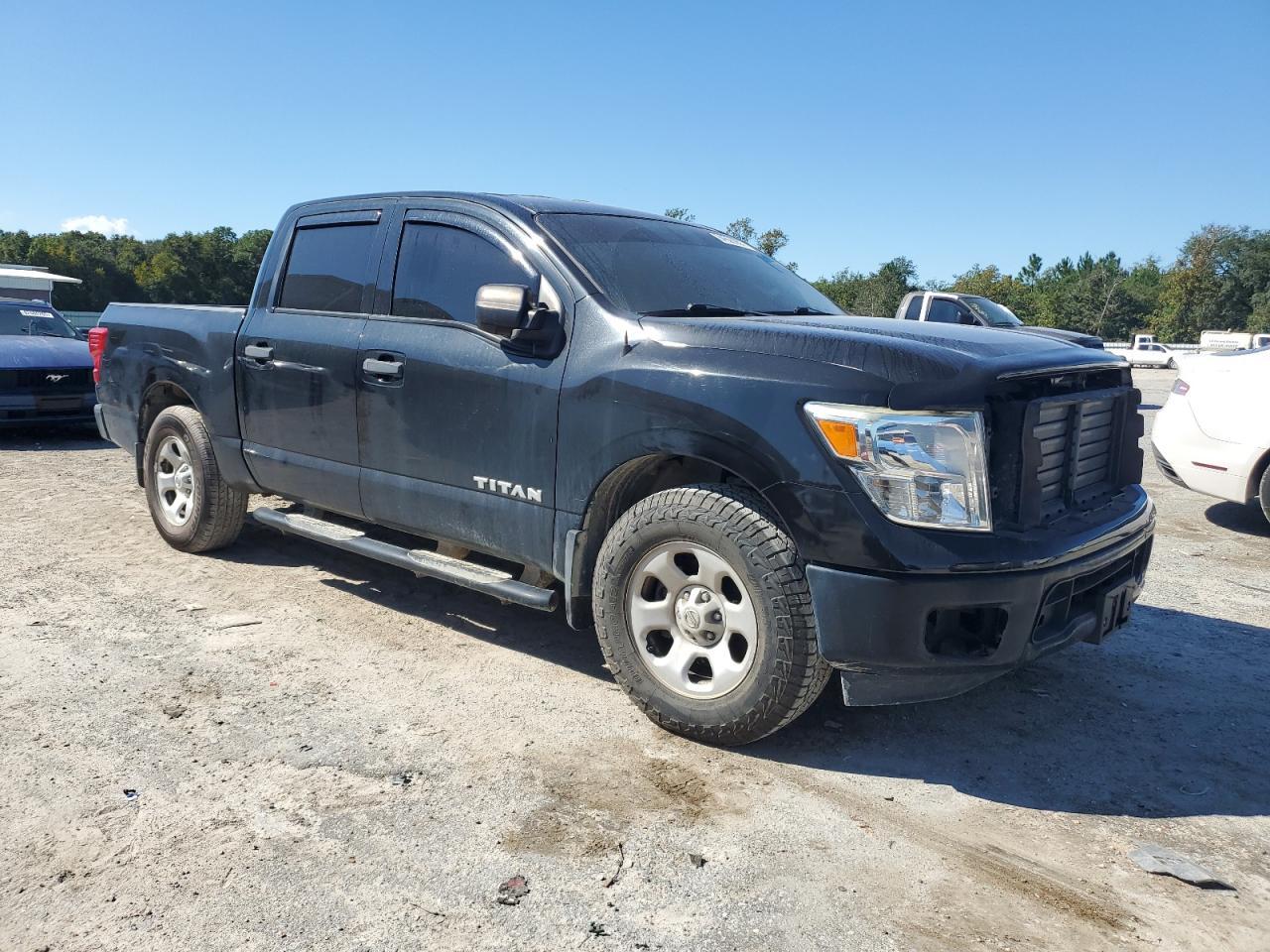 2017 NISSAN Titan