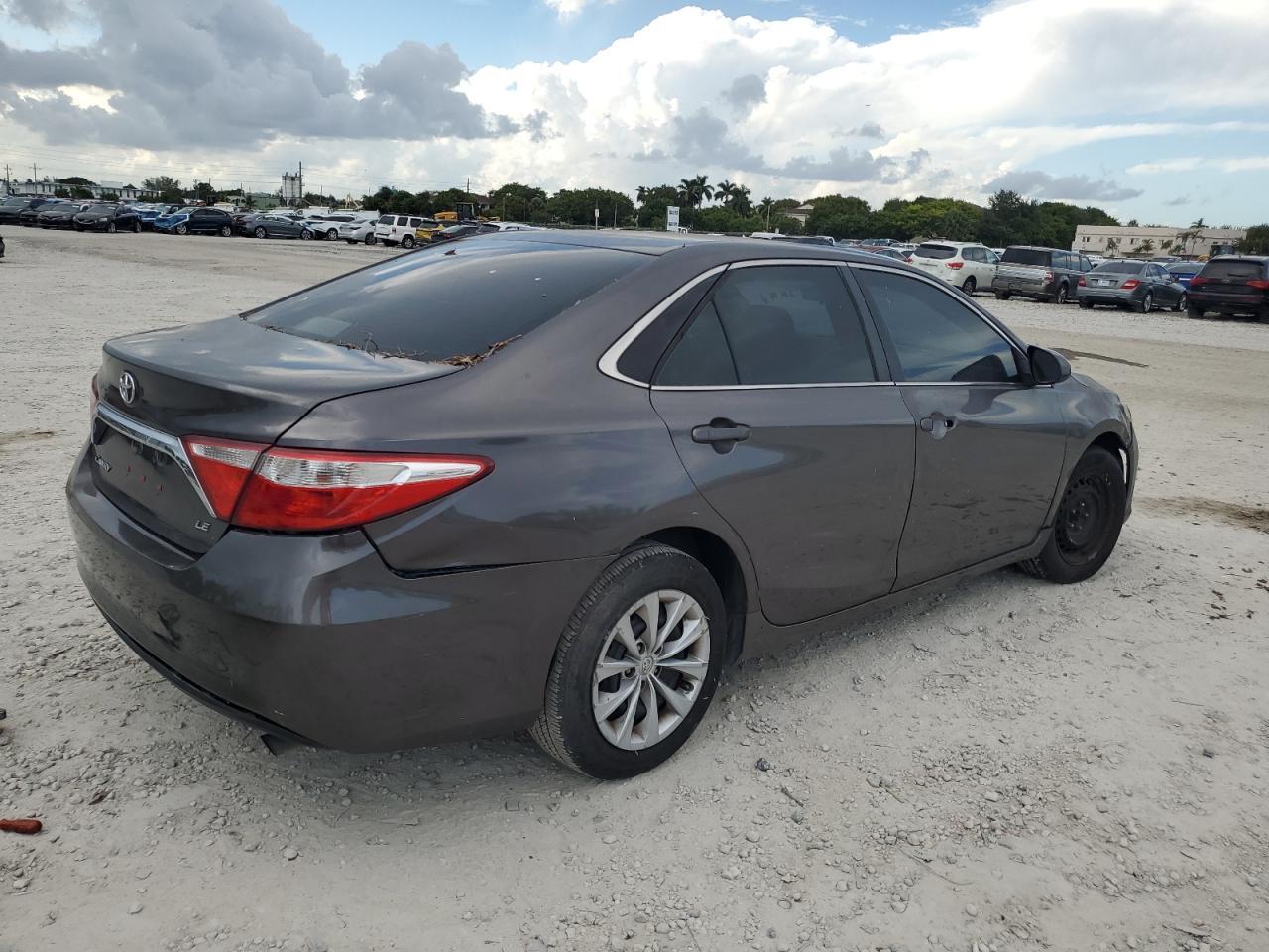 2016 TOYOTA CAMRY