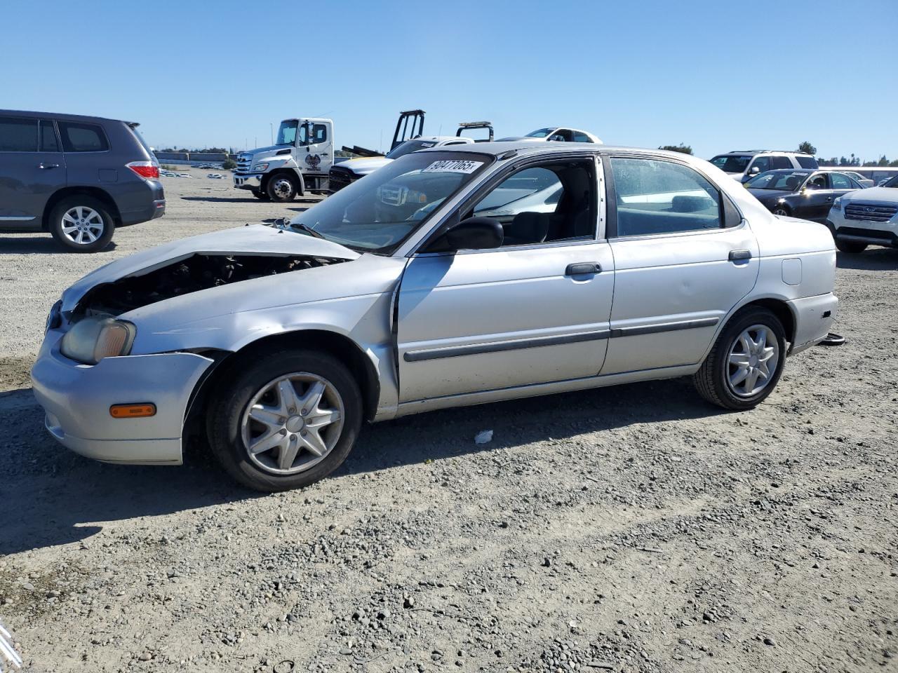 2001 SUZUKI Esteem