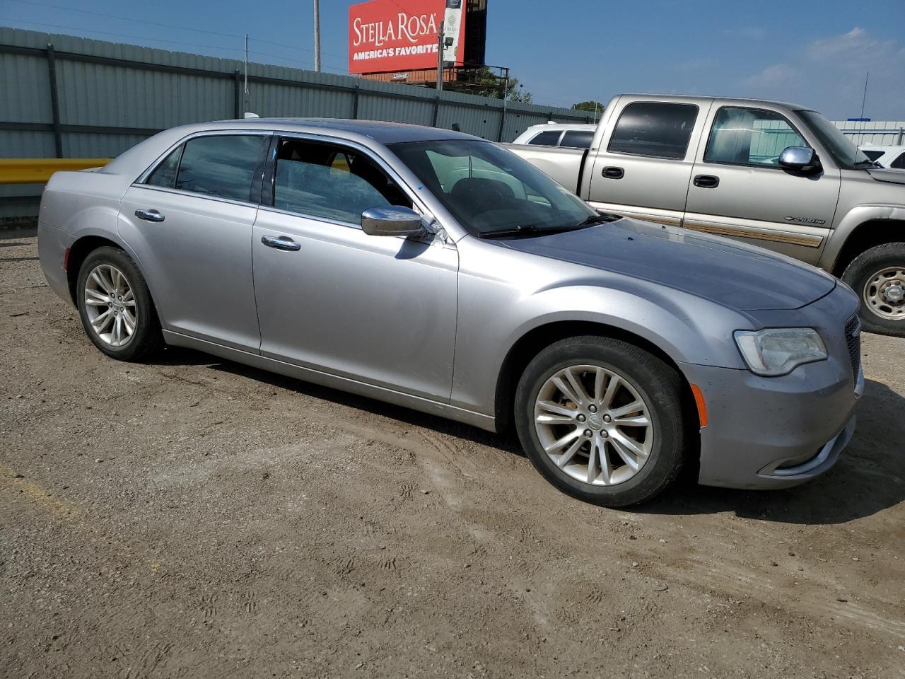 2017 CHRYSLER 300