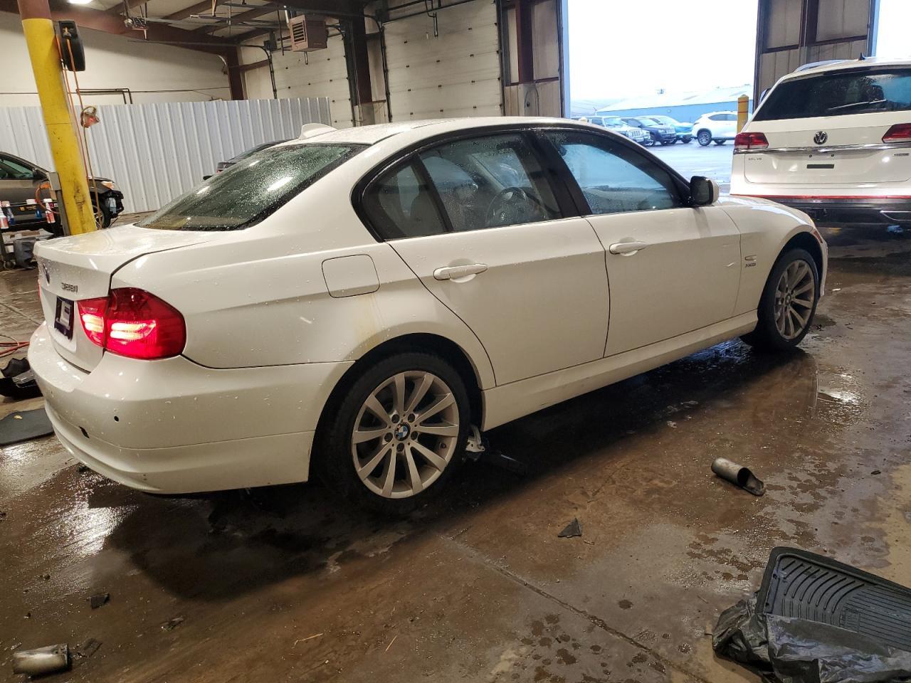 2011 BMW 3 SERIES