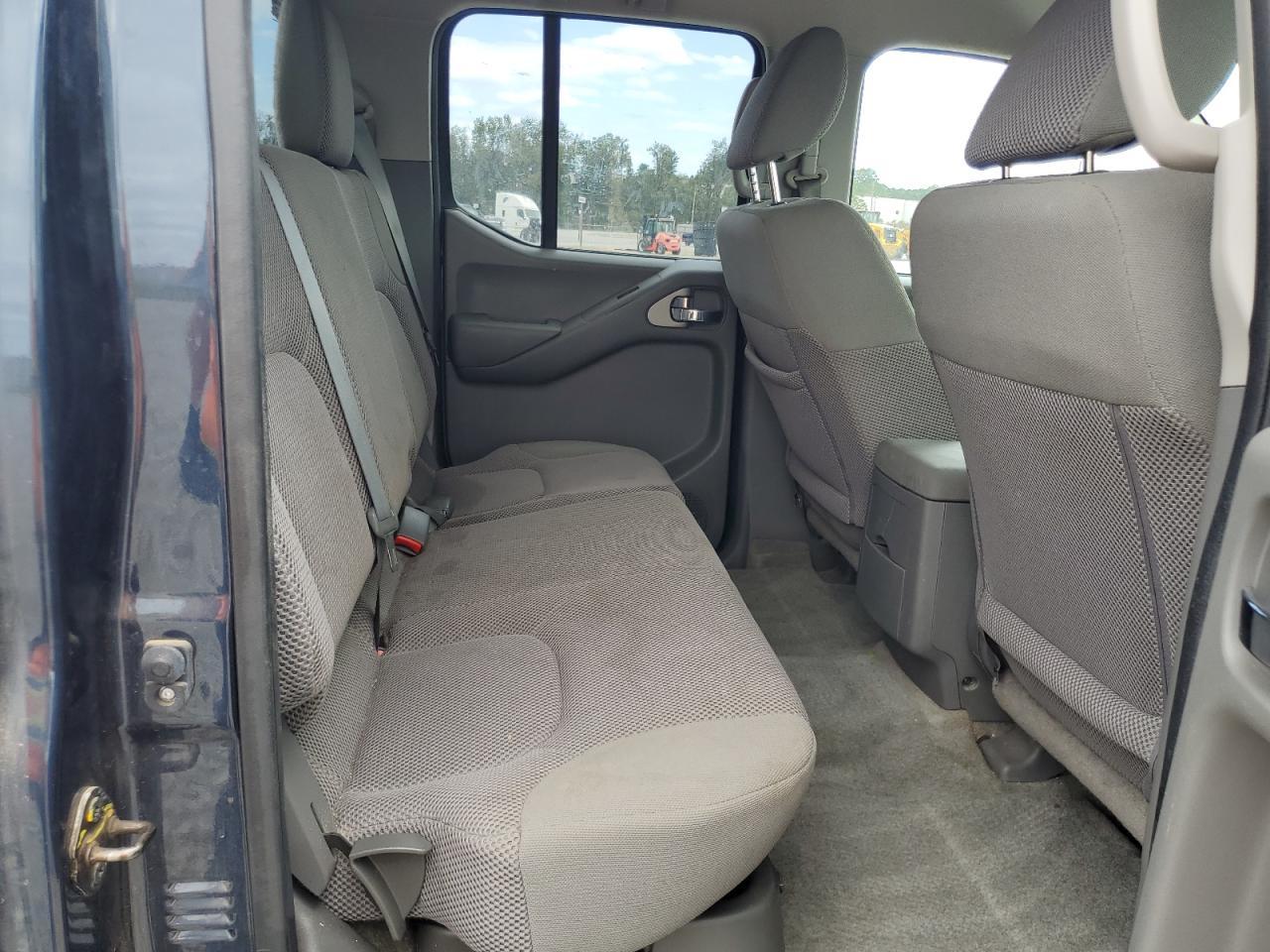 2015 NISSAN Frontier