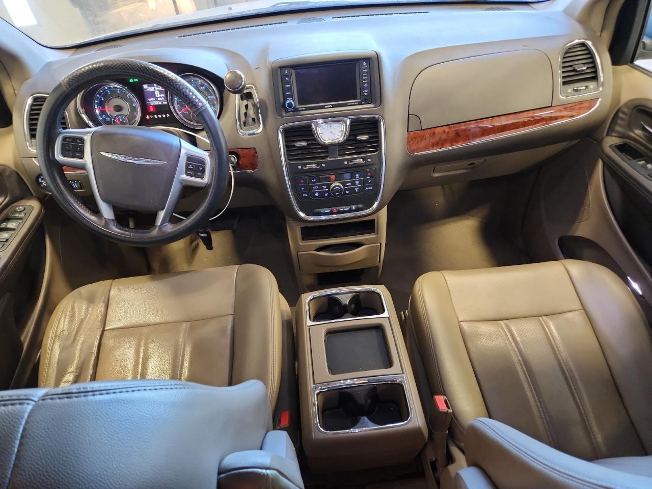 2012 CHRYSLER Town & Country