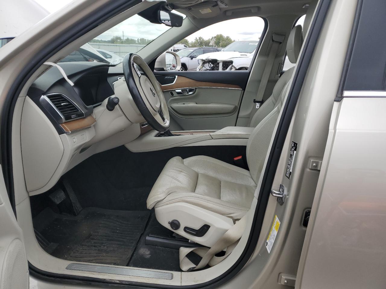 2018 VOLVO XC90
