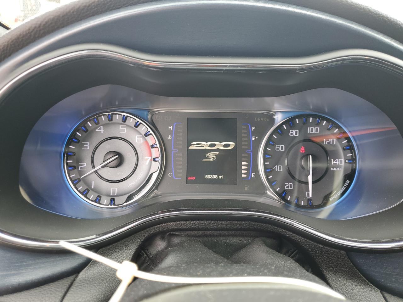 2016 CHRYSLER 200