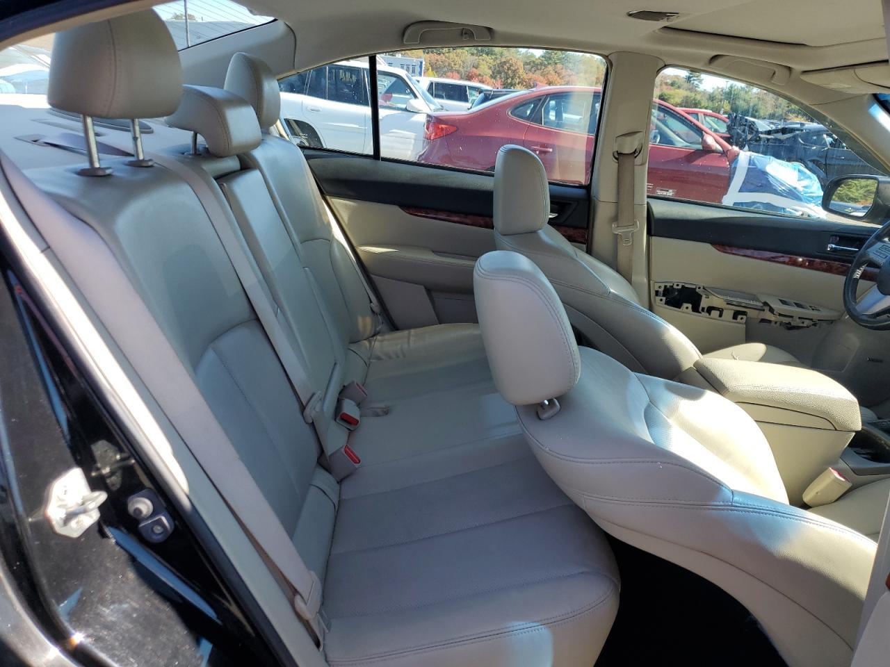 2010 SUBARU Legacy