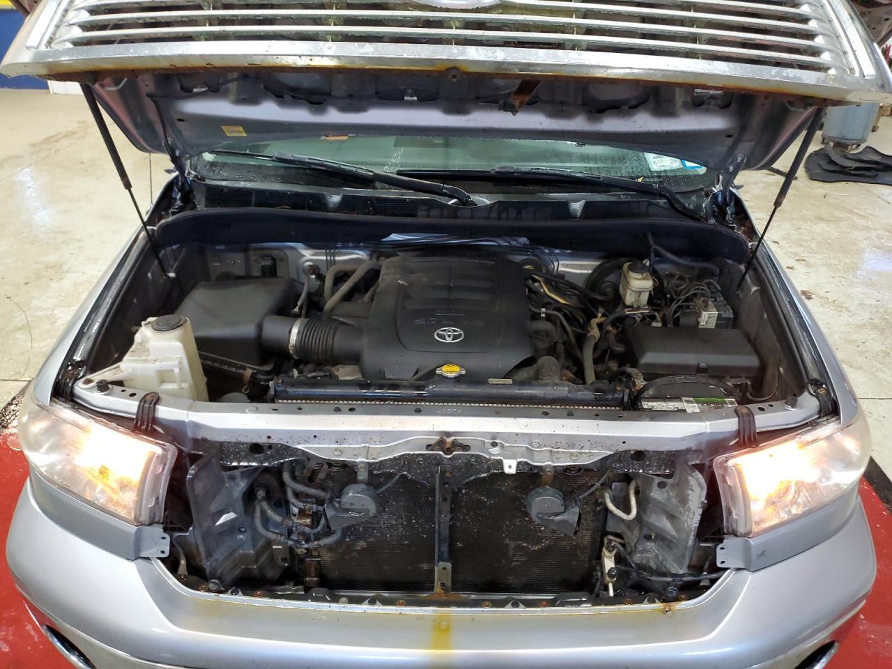 2011 TOYOTA TUNDRA