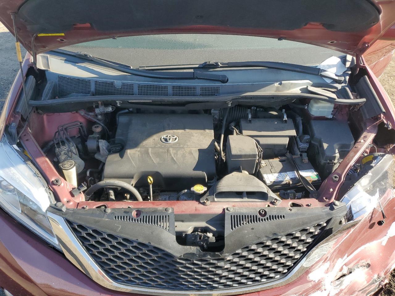 2015 TOYOTA SIENNA
