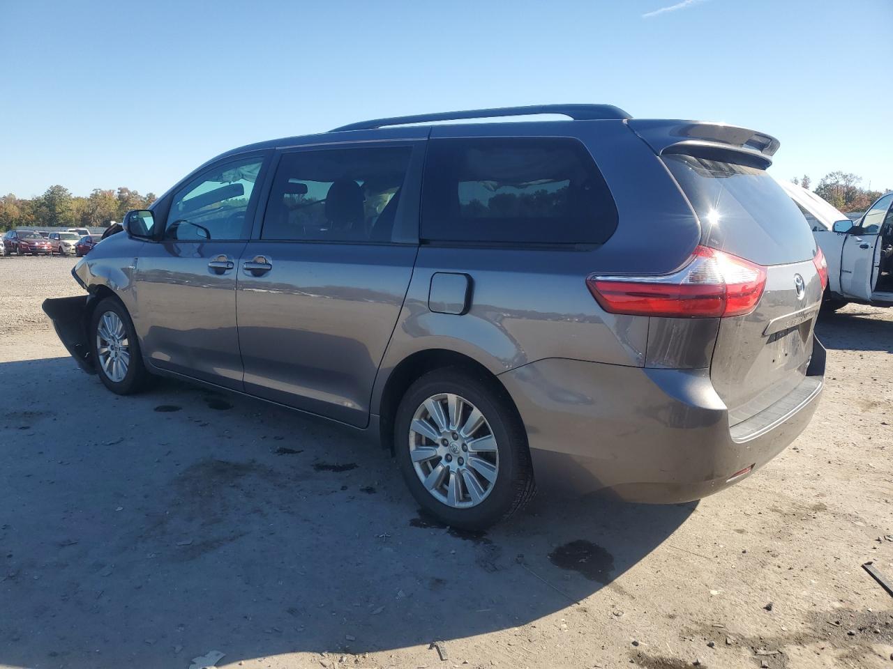 2017 TOYOTA SIENNA