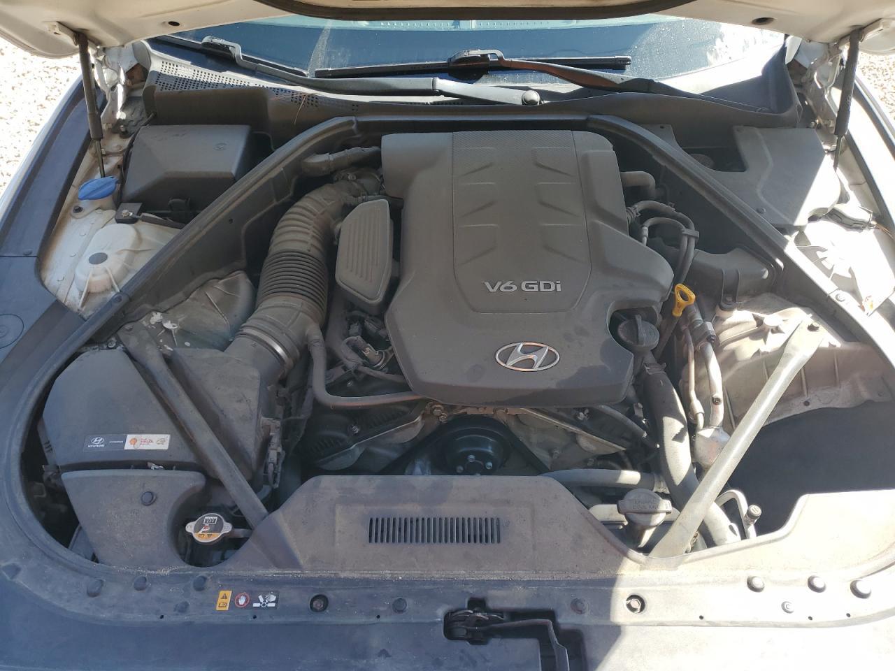 2016 HYUNDAI GENESIS