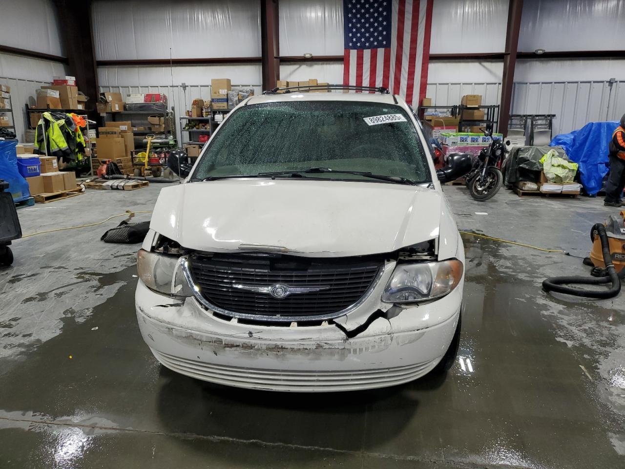 2003 CHRYSLER Town & Country