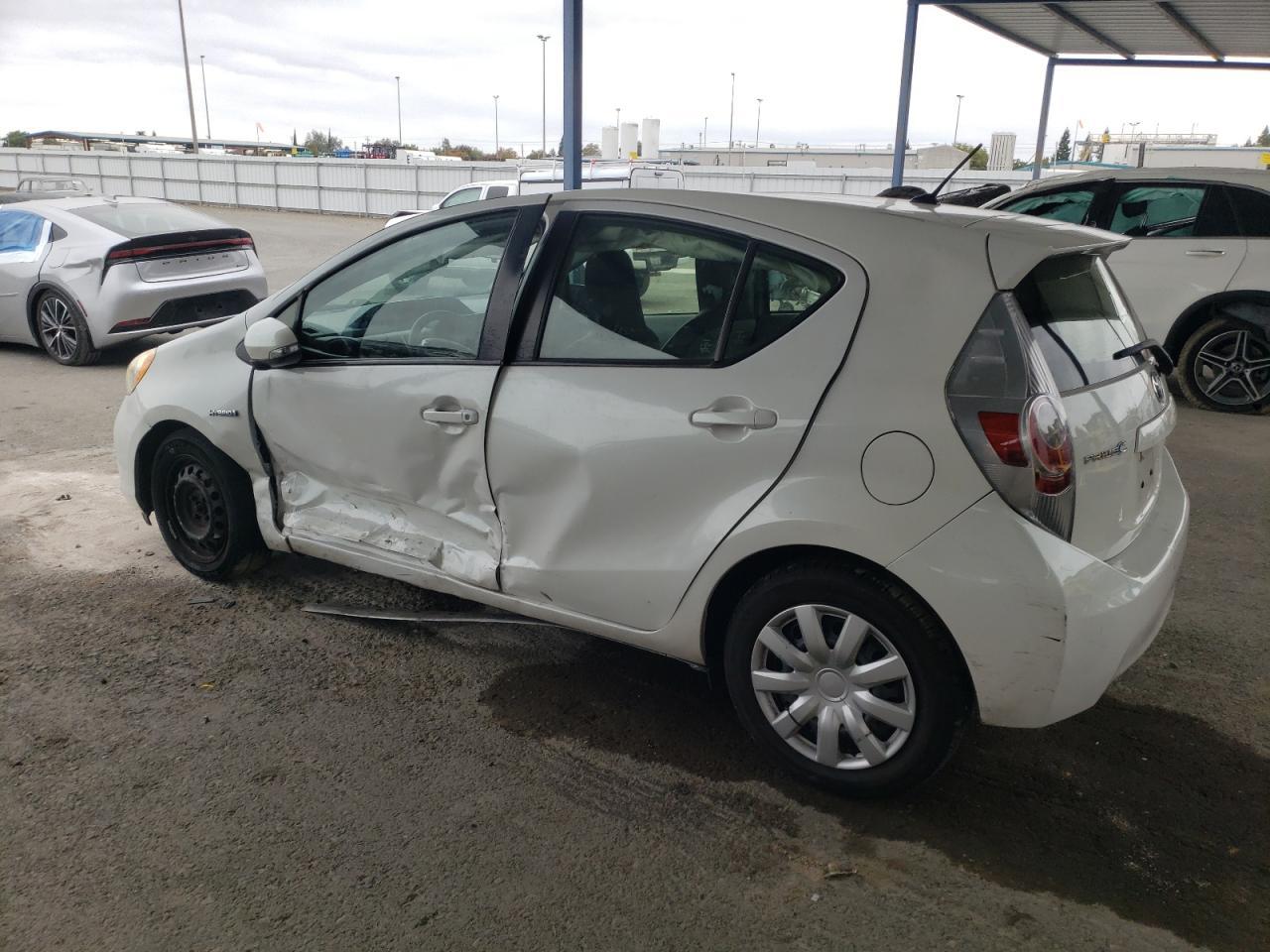 2014 TOYOTA Prius c