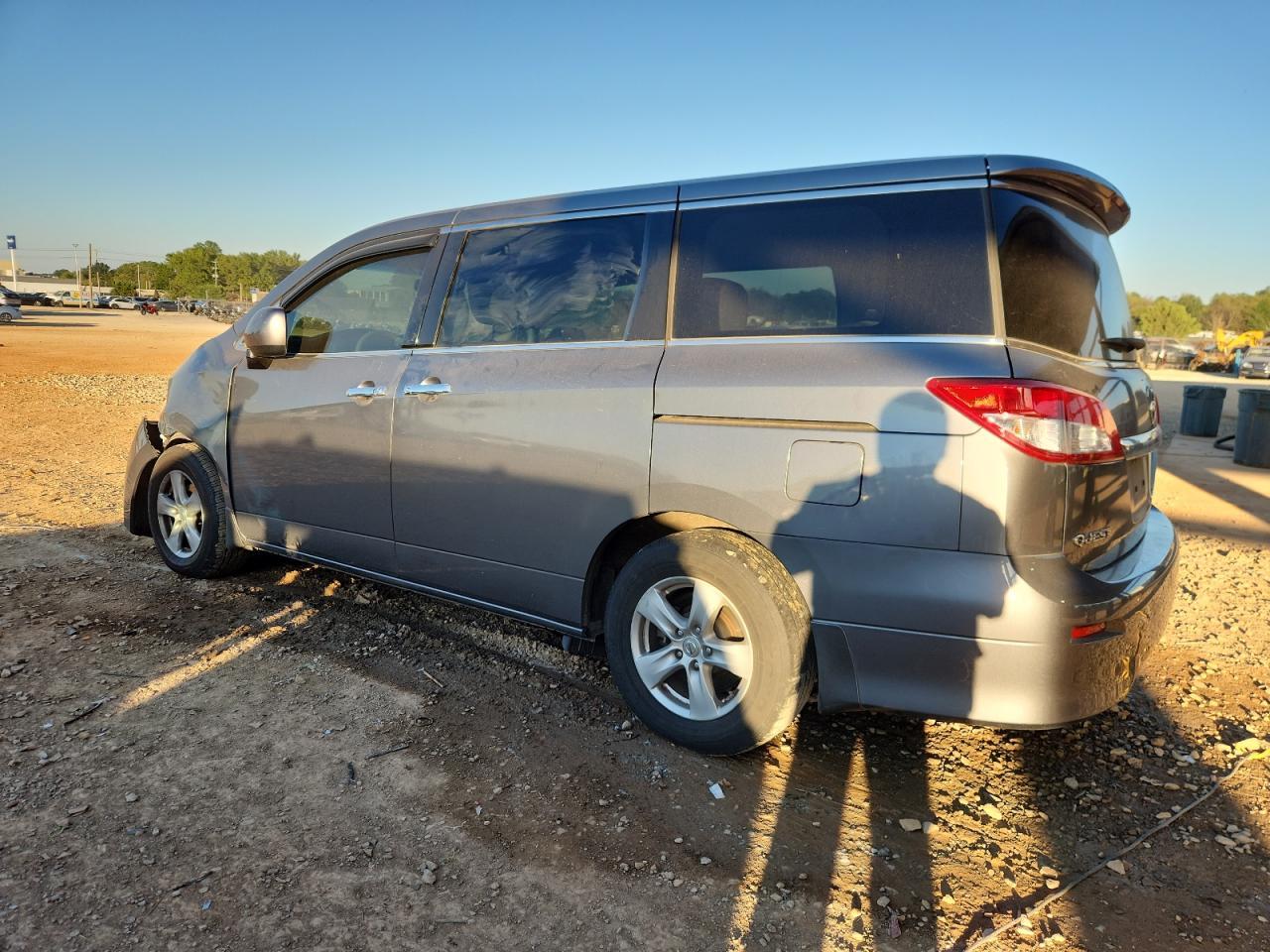 2015 NISSAN Quest