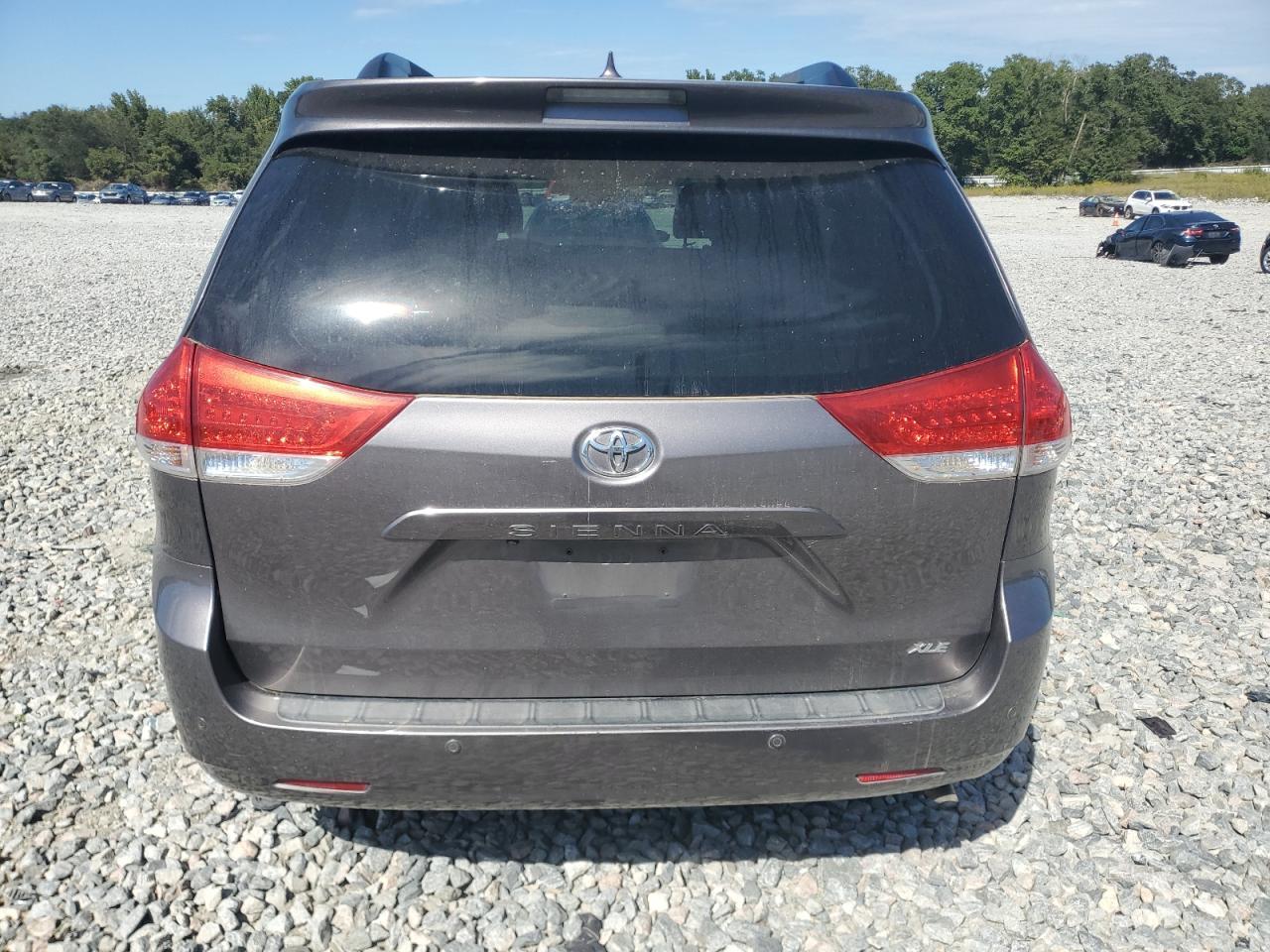 2014 TOYOTA SIENNA