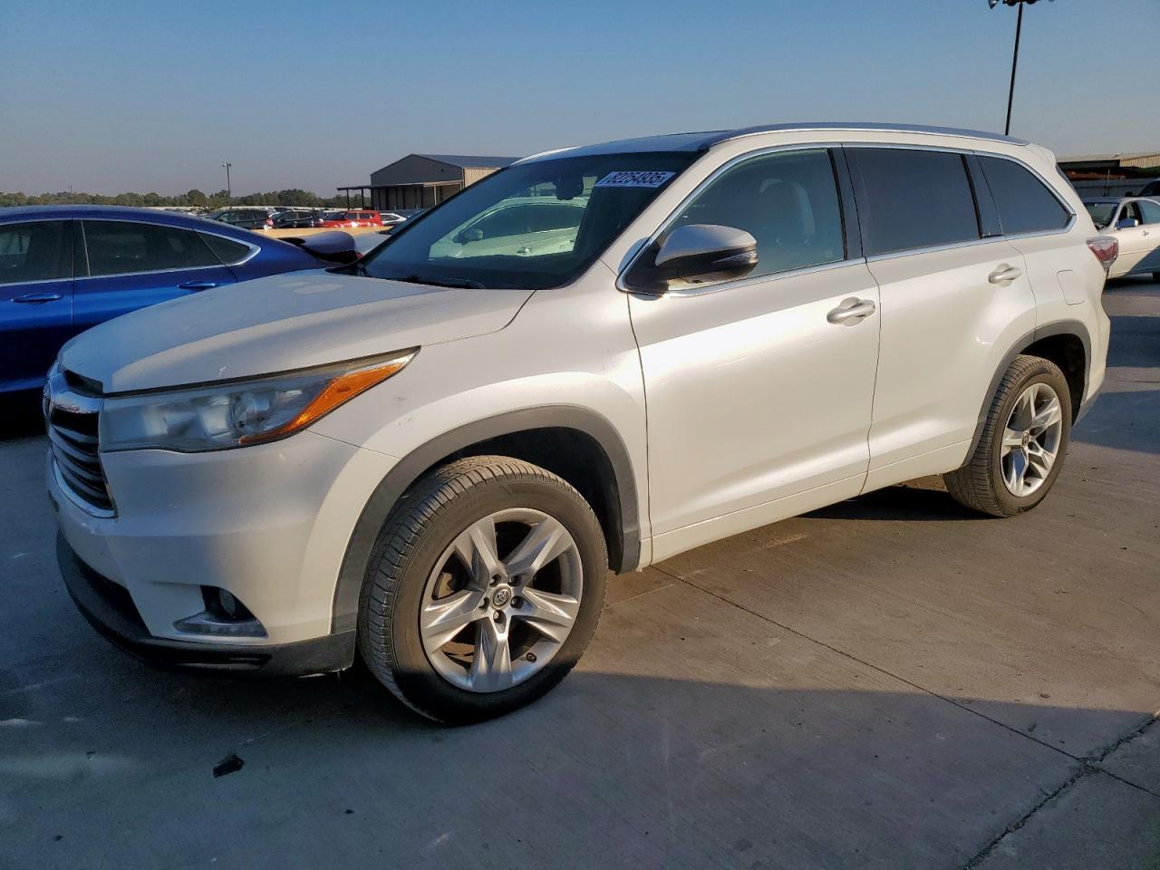 2016 TOYOTA HIGHLANDER