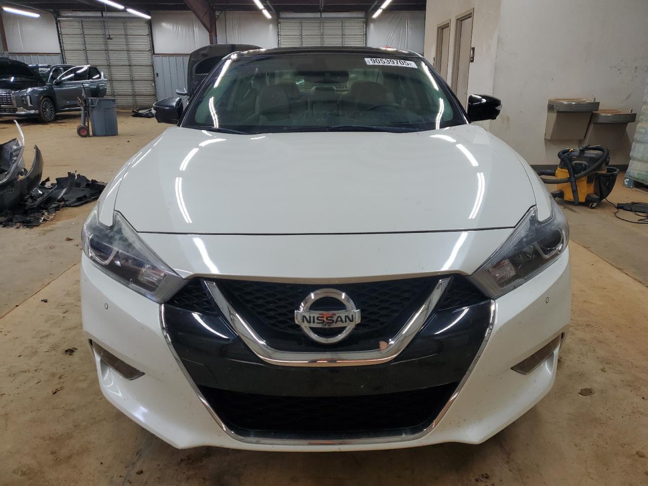 2018 NISSAN Maxima