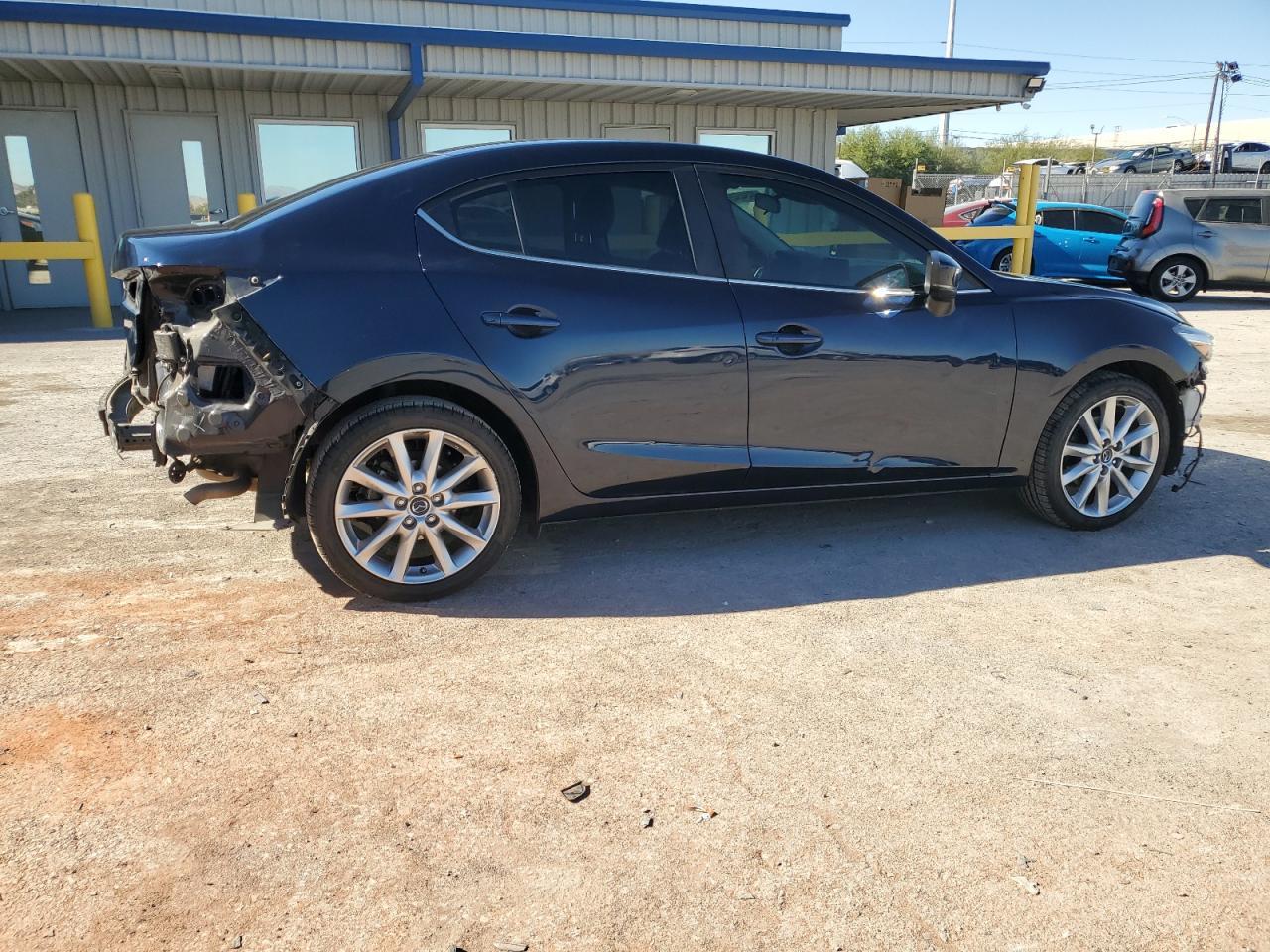 2017 MAZDA 3