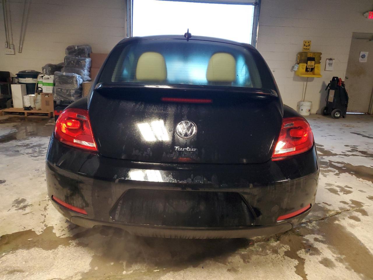 2016 VOLKSWAGEN Beetle