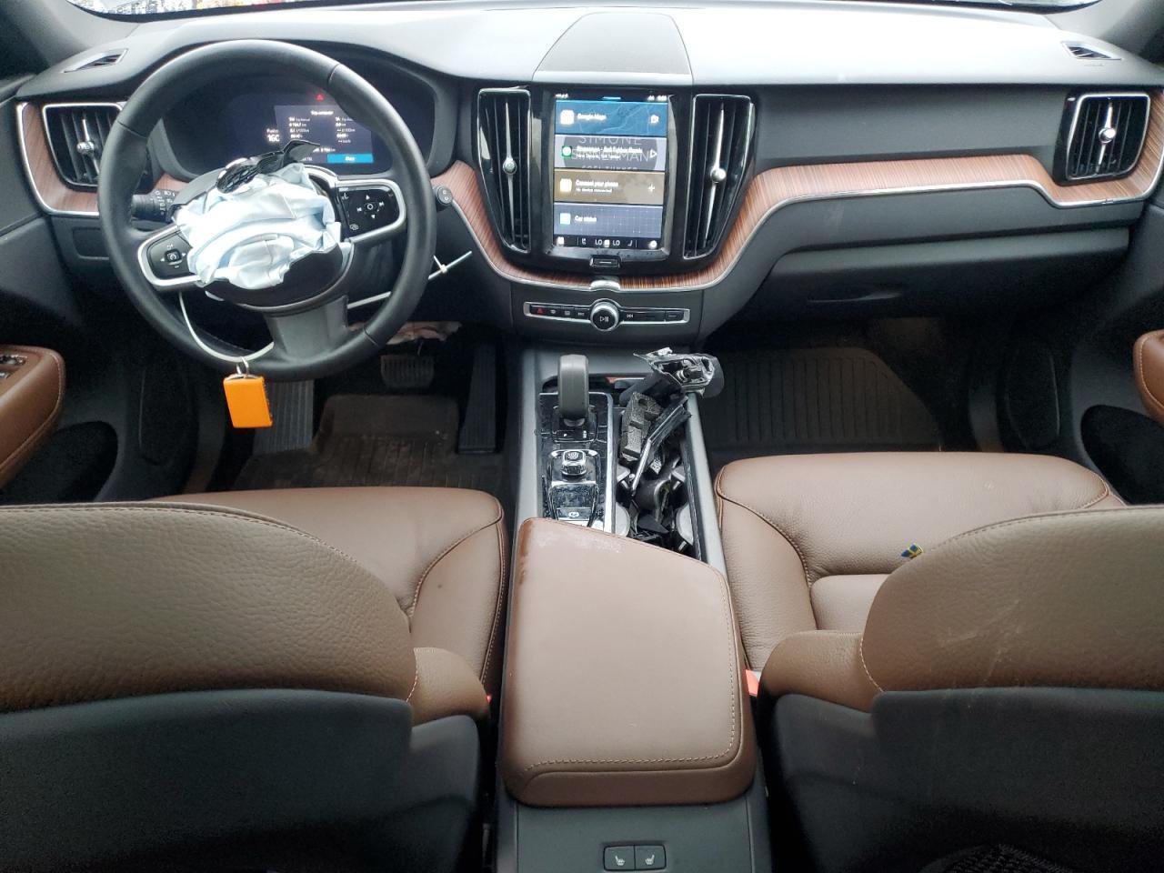 2025 VOLVO XC60